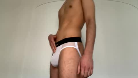 Snapshot of c0nn0r_r0yal3 chatting on February 18, 4:36 pm Connor Royal online show from February 18, 4:36 pm