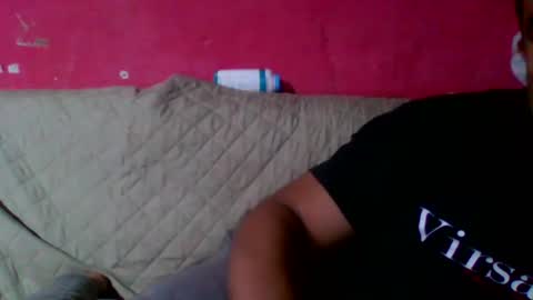 Snapshot of cachito83915 chatting on February 7, 4:37 am Cachudosexy online show from February 7, 4:37 am