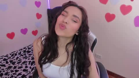 caelisse_cb online show from May 5, 5:08 pm
