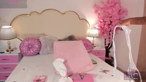 Cahitlin  online show from February 11, 6:50 am