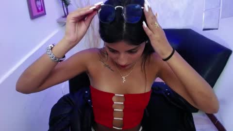 Snapshot of cailee_mansour chatting on January 31, 12:39 am Cailee online show from January 31, 12:39 am