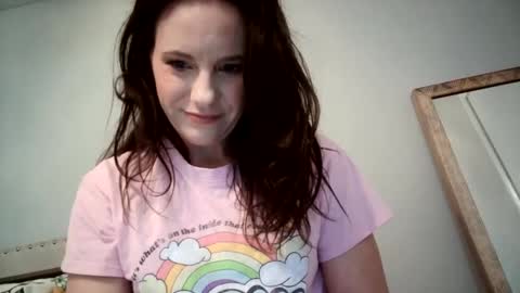 Snapshot of caitie__citrine chatting on December 5, 7:00 pm Caitie Citrine online show from December 5, 7:00 pm