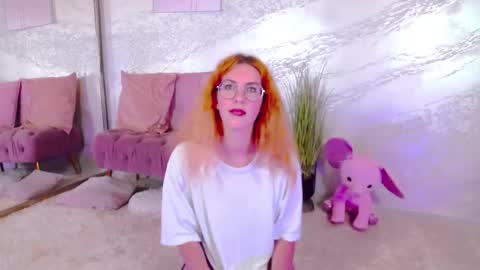 Snapshot of caitlinmoon chatting on September 9, 3:50 am Caitlin online show from September 9, 3:50 am