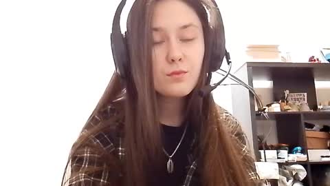 Sara online show from December 15, 1:29 pm