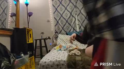 freakslikeus online show from April 6, 7:53 am