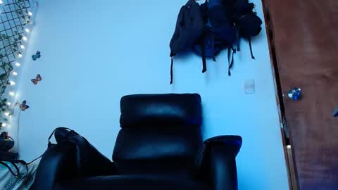 Snapshot of calioppe_10 chatting on March 9, 4:55 pm Calioppe 10 online show from March 9, 4:55 pm