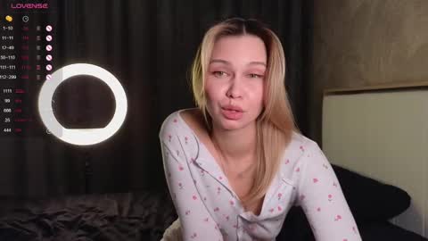 Snapshot of call__me_mommy_ chatting on February 20, 4:58 pm Nancy Please thumbs up me online show from February 20, 4:58 pm