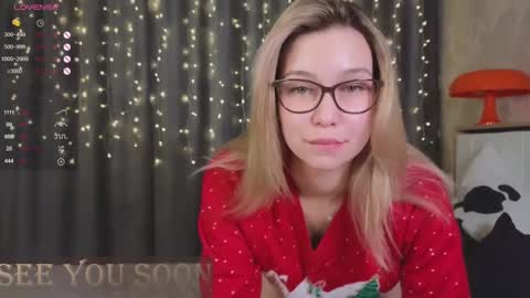 Snapshot of call__me_mommy_ chatting on January 21, 4:16 pm Nancy Please thumbs up me online show from January 21, 4:16 pm