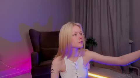 Robin online show from October 11, 11:15 am