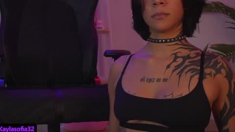 Calypso and Kayla online show from February 7, 3:24 am