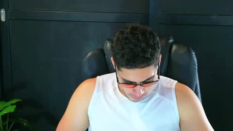 Snapshot of camara110 chatting on March 6, 9:31 pm camara110 online show from March 6, 9:31 pm