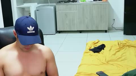 camara110 online show from May 15, 1:47 am