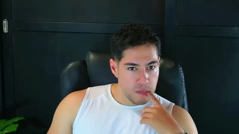 Snapshot of camara110 chatting on March 6, 6:16 pm camara110 online show from March 6, 6:16 pm