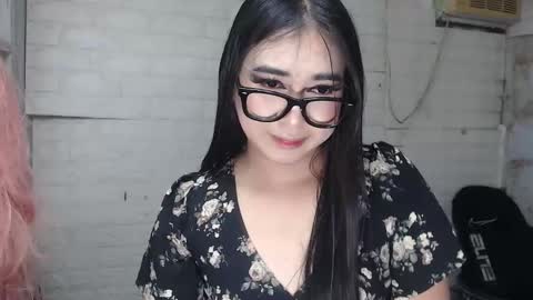 camela_star online show from October 17, 6:06 am