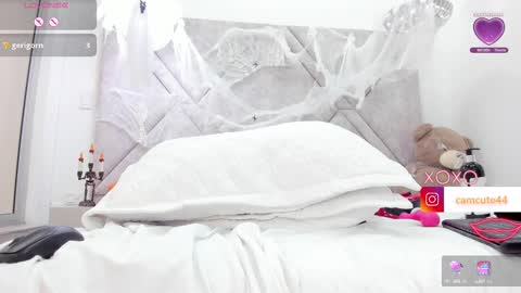  Cameron Cutee  online show from October 10, 1:06 pm