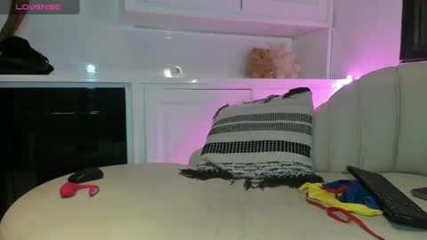  Cameron Cutee  online show from September 28, 11:30 am