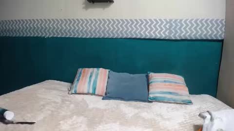 cameron_es online show from October 14, 11:30 pm