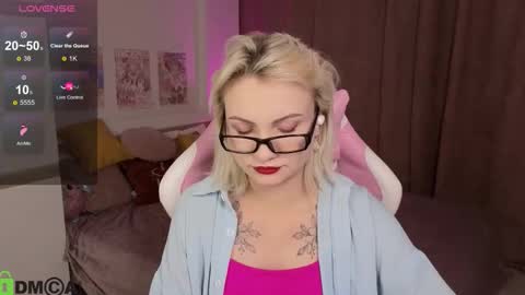 Cameron online show from October 25, 8:31 pm