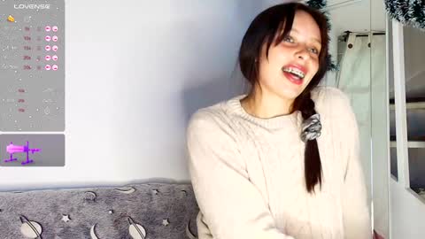 Snapshot of cami_casti777 chatting on December 13, 11:17 pm trini-1000 online show from December 13, 11:17 pm
