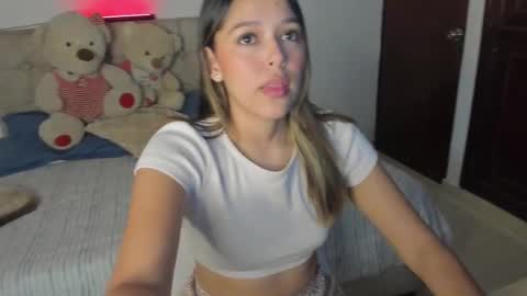 Snapshot of cami_hunter chatting on September 15, 5:14 pm online show from September 15, 5:14 pm