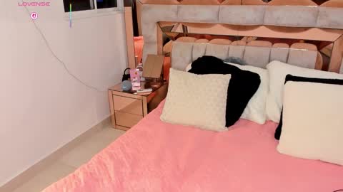 camii  online show from January 19, 12:42 am