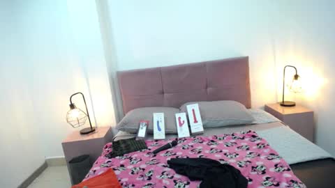 Snapshot of camiilareyes chatting on February 20, 6:13 pm CamiilaReyes online show from February 20, 6:13 pm