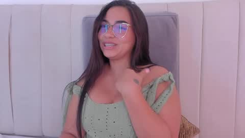Snapshot of camila_adams chatting on January 5, 11:01 pm Cami online show from January 5, 11:01 pm
