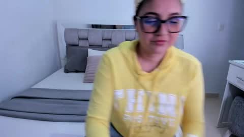 Camila buitrago online show from May 27, 1:57 am