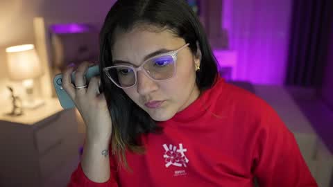 Snapshot of camila_buitrago chatting on December 2, 10:29 pm Camila buitrago online show from December 2, 10:29 pm