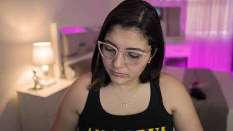 Snapshot of camila_buitrago chatting on December 22, 7:10 pm Camila buitrago online show from December 22, 7:10 pm