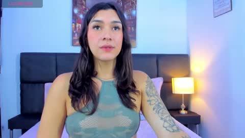 Snapshot of camila_coxx chatting on February 2, 7:41 am s online show from February 2, 7:41 am