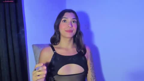 Snapshot of camila_coxx chatting on March 5, 4:34 am s online show from March 5, 4:34 am