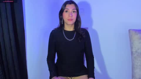Snapshot of camila_coxx chatting on February 21, 7:23 am s online show from February 21, 7:23 am