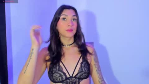 Snapshot of camila_coxx chatting on February 17, 6:50 pm s online show from February 17, 6:50 pm