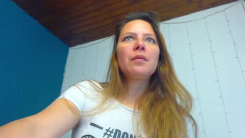 Snapshot of camila_delarosa chatting on January 16, 1:25 pm camila online show from January 16, 1:25 pm