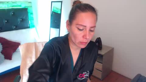 Snapshot of camila_delarosa chatting on September 10, 7:04 pm camila online show from September 10, 7:04 pm