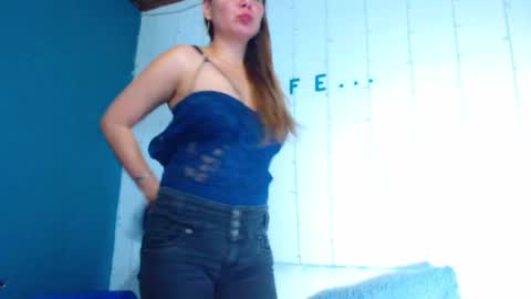 Snapshot of camila_delarosa chatting on January 28, 1:05 pm camila online show from January 28, 1:05 pm
