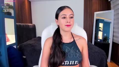 Snapshot of camila_martinez9 chatting on March 5, 11:28 am camila_martinez9 online show from March 5, 11:28 am