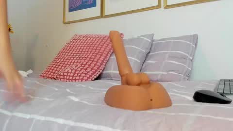 CAMI 3 online show from January 16, 3:21 pm