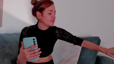 Snapshot of camilawm19 chatting on March 4, 10:57 am Camila online show from March 4, 10:57 am