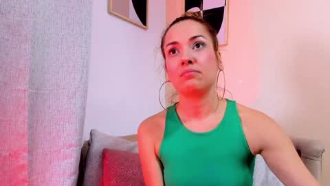 Snapshot of camilawm19 chatting on February 1, 7:36 am Camila online show from February 1, 7:36 am