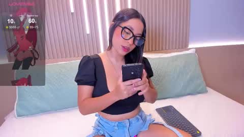camile_cute online show from February 5, 8:23 pm