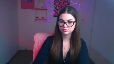 Camilla online show from January 7, 1:05 pm