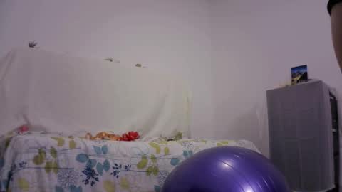 Snapshot of camille_20 chatting on September 20, 4:04 am Camille online show from September 20, 4:04 am