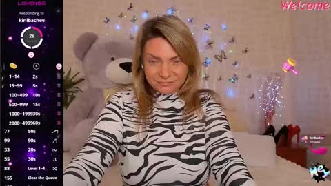 Snapshot of camille_game chatting on December 7, 4:37 am Camille Game online show from December 7, 4:37 am