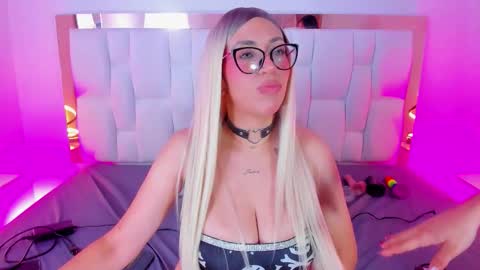 Camille online show from February 11, 2:32 pm