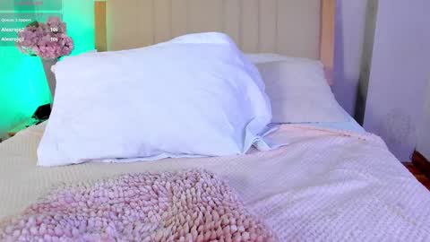 Camille Lynn online show from October 22, 12:58 am