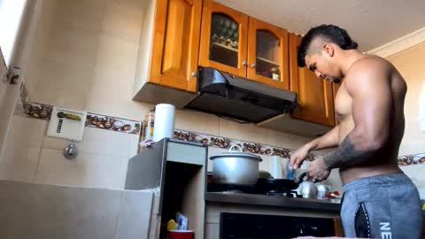 camilo_contre21 online show from January 29, 9:39 pm