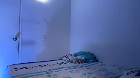 camilo_contre21 online show from February 4, 9:10 pm