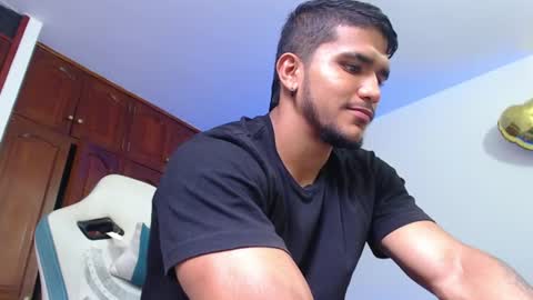 camilo_contre21 online show from June 21, 7:20 pm